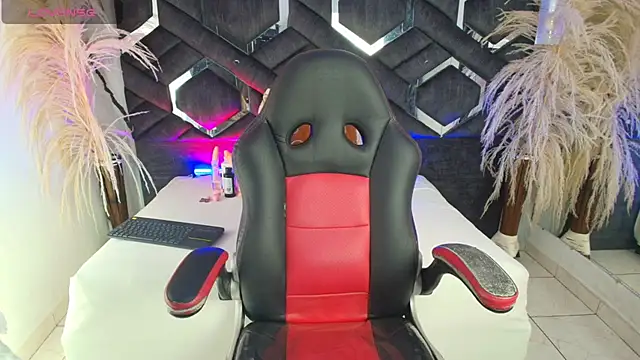 Zoe-Johnson  online show from November 15, 9:49 pm