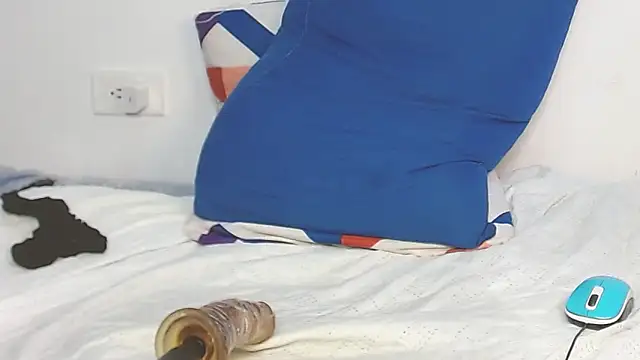 Kayla21  online show from January 11, 6:35 pm