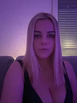 ItsLxsa online show from April 29, 8:58 pm