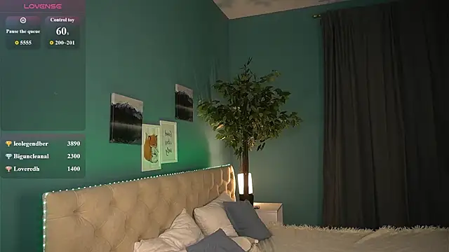 Lisafoxy  online show from June 15, 2:34 am