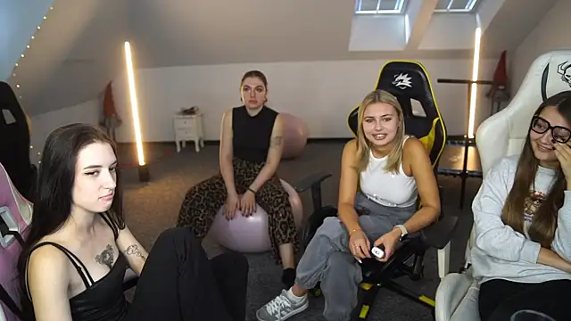 Snapshot of _Lili_054 chatting on September 24, 10:58 am  Lili 054 online show from September 24, 10:58 am