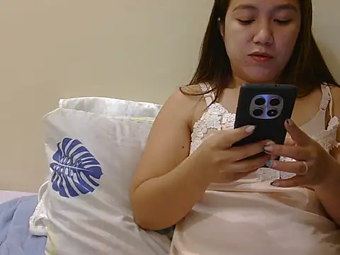 Lovelyclaya online show from April 22, 8:11 am