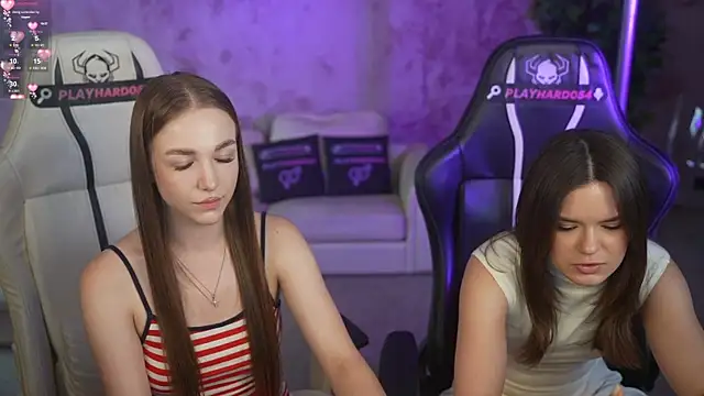Ella 054 online show from August 4, 6:47 pm