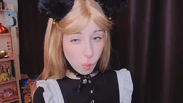 Snapshot of YukiMisa chatting on October 21, 4:44 pm YukiMisa online show from October 21, 4:44 pm