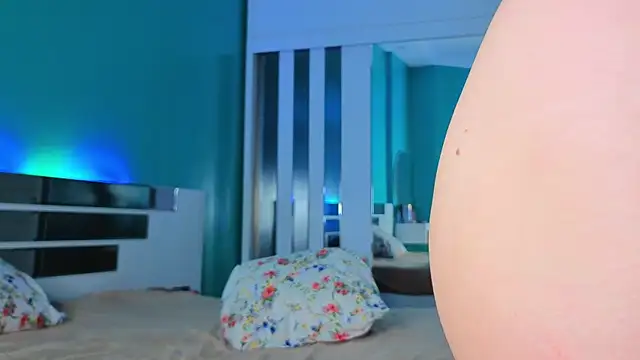 Yumi Ai online show from March 13, 6:47 am