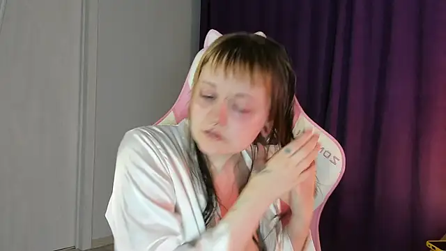 WonderConnie1 online show from August 6, 3:19 pm