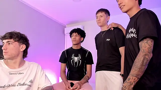 Handsomeboyss19 online show from June 19, 11:52 pm
