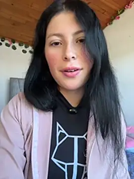 Mia salinass online show from July 15, 9:19 pm