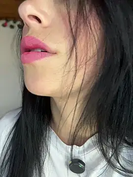 Mia salinass online show from July 28, 10:31 pm