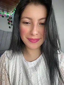 Mia salinass online show from July 3, 8:37 pm