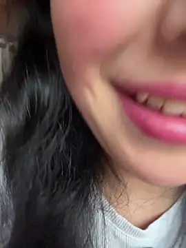 Mia salinass online show from July 22, 7:15 pm