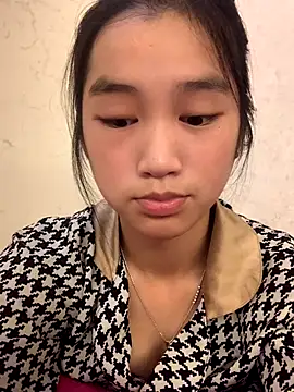Snapshot of -Lie-06 chatting on October 3, 1:16 pm -Lie-06 online show from October 3, 1:16 pm