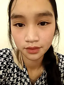 Snapshot of -Lie-06 chatting on October 8, 12:53 pm -Lie-06 online show from October 8, 12:53 pm