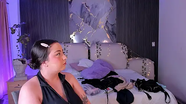 SarahCastro1  online show from June 10, 5:28 am