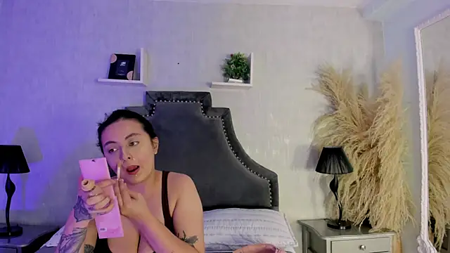 SarahCastro1  online show from July 24, 4:21 am