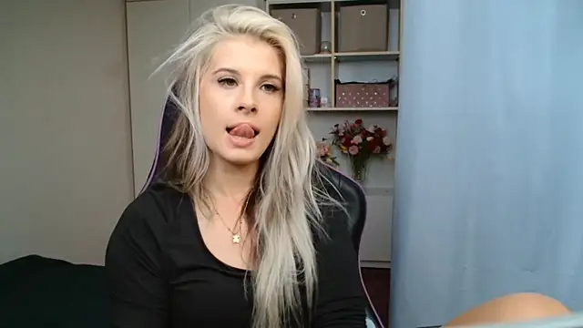 KristineGlow online show from July 22, 2:18 pm