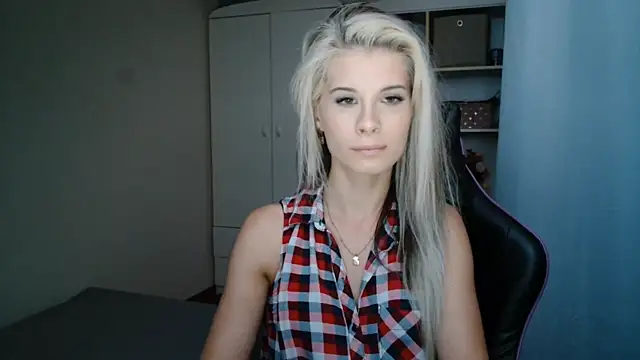 KristineGlow online show from July 28, 6:20 pm