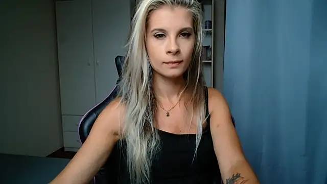 KristineGlow online show from August 7, 6:09 am