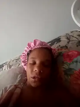 Snapshot of penelopegi chatting on November 1, 10:08 am penelopegi online show from November 1, 10:08 am