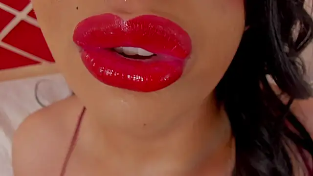 sweet Elizabeth online show from July 20, 1:02 pm