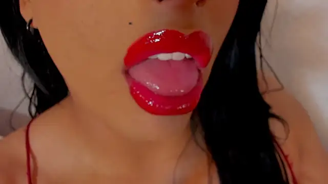 sweet Elizabeth online show from July 27, 1:08 pm