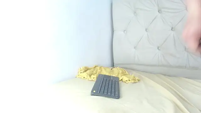 Snapshot of azahara_cameroncm chatting on September 21, 11:53 am azahara cameroncm online show from September 21, 11:53 am