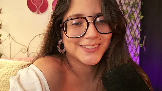 Avelyne online show from March 6, 4:57 pm