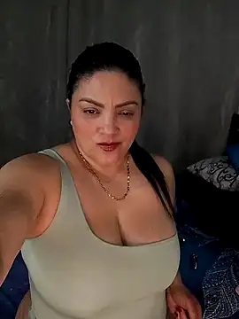 tiffany Johnson1 online show from June 16, 11:39 pm