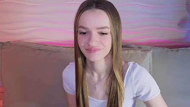 E l i z e  online show from June 21, 5:11 am