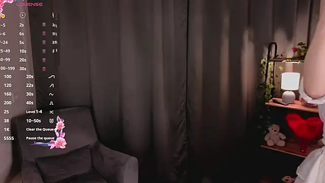 AnnieKim  online show from March 2, 4:03 pm