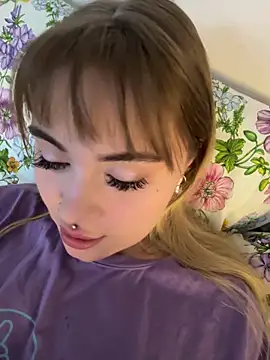 LunaMillie online show from November 27, 11:35 am