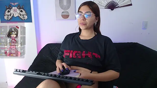 Laramucci online show from December 14, 8:03 pm