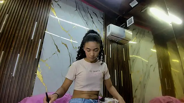 VictoriaDuart online show from October 2, 8:03 pm