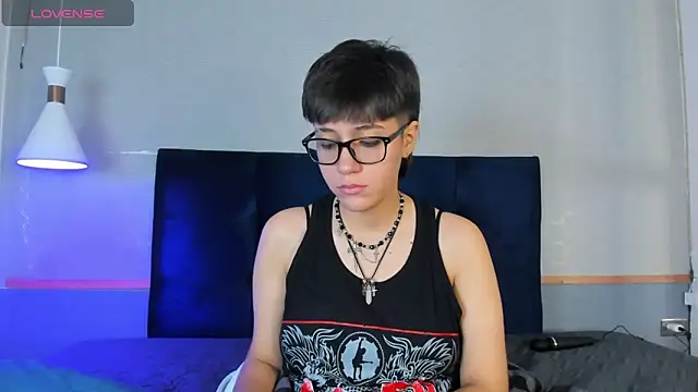 Tsuki Maru online show from November 12, 9:35 pm