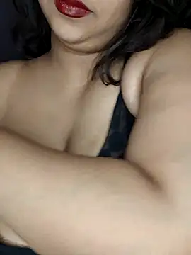 priyaverma00 online show from July 29, 10:26 am