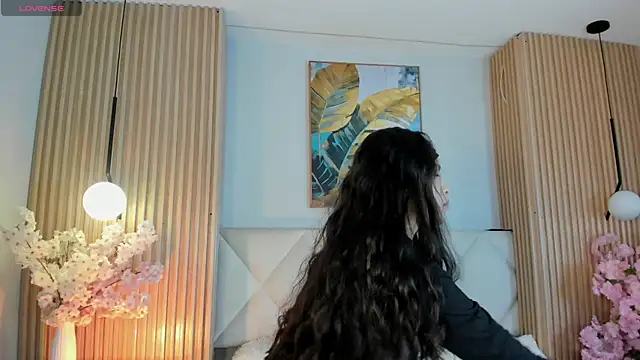 Mila Hank  online show from May 3, 12:30 pm