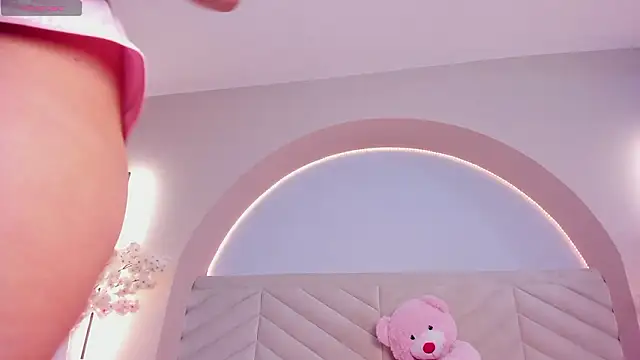 Annie  2 online show from February 3, 3:15 am