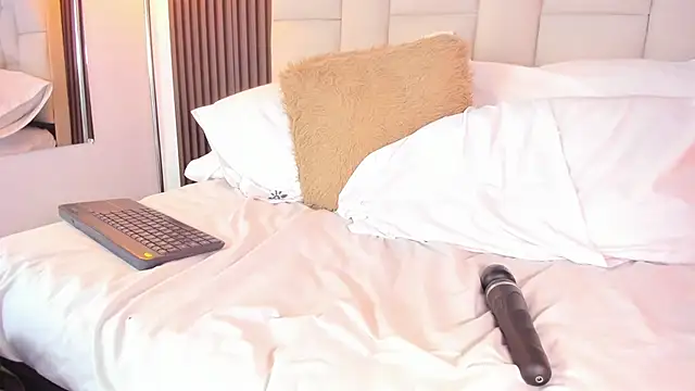 Nicolqueen  online show from July 21, 3:24 pm