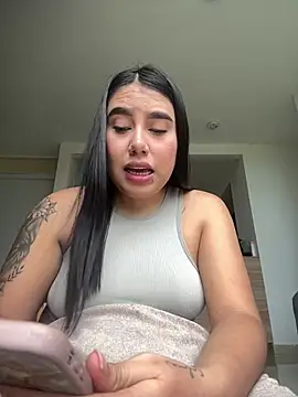 Sophie Dreamss online show from July 30, 9:15 pm