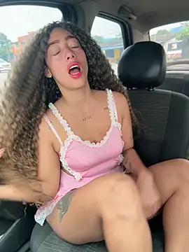 roxyrougee online show from June 18, 1:38 pm