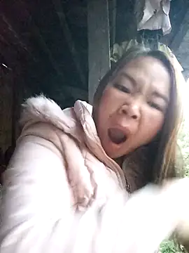 may-squirl online show from January 16, 11:45 pm