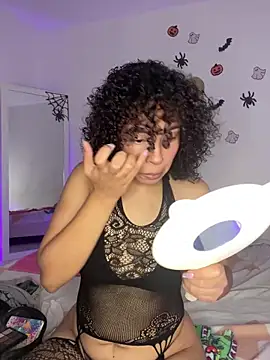 ViolettaMiller  online show from October 28, 1:17 pm