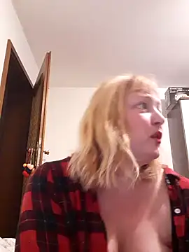 LiluLiluLilu online show from October 10, 5:18 pm