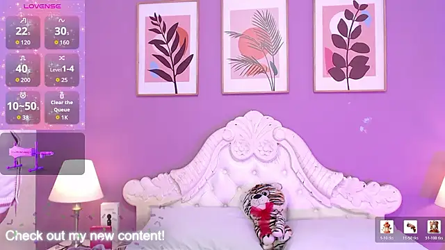 HatsaJones online show from March 19, 3:55 am