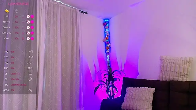GinebraBrown online show from July 6, 8:44 pm
