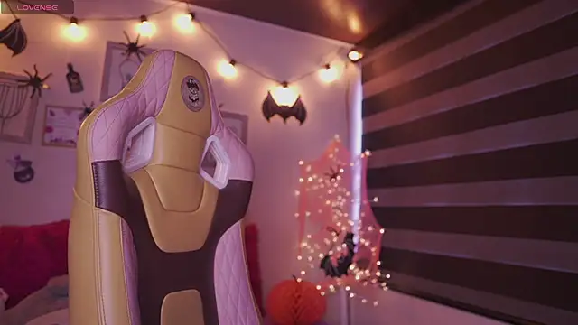 Rebecah 1 online show from October 28, 9:08 pm