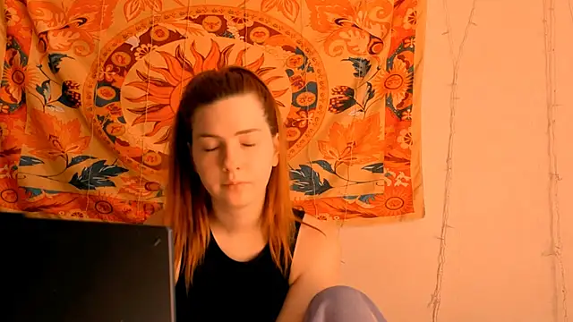 AliceCUNTach online show from June 9, 5:07 am