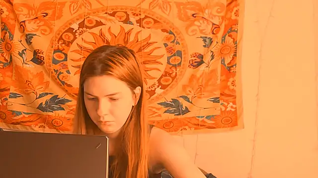 AliceCUNTach online show from June 11, 5:04 am