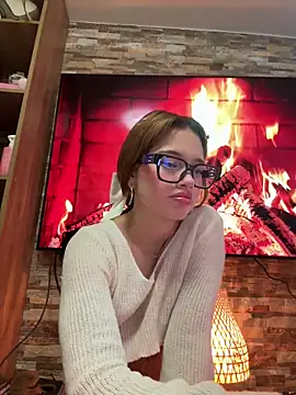 Bunnyylovee online show from December 16, 1:00 am