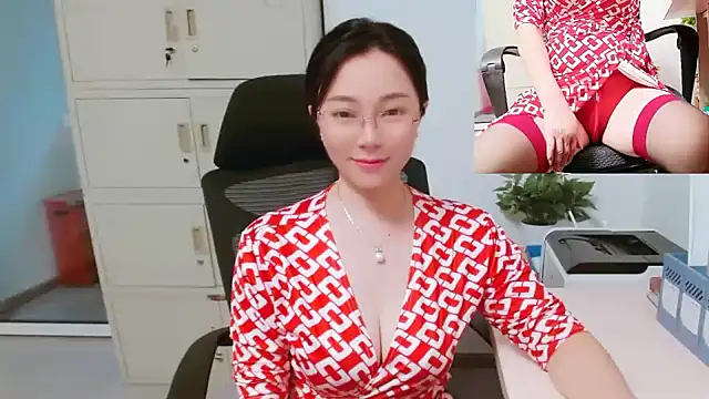 Snapshot of OL-Lily chatting on September 21, 10:03 am OL-Lily online show from September 21, 10:03 am